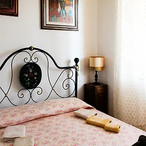 https://affittacamere-stazione-pisa-centro.it-tuscanyhotel.com